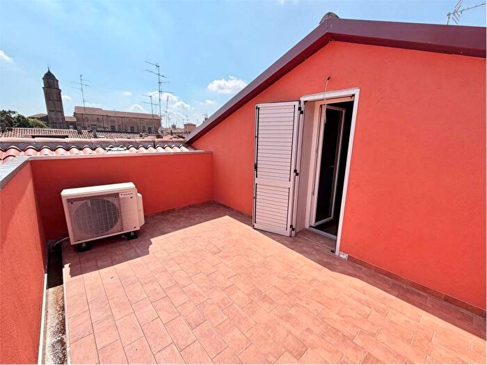 Casa con 5 locali in affitto in ATTICO Classe A NON ARREDATO, Centro Storico, Imola