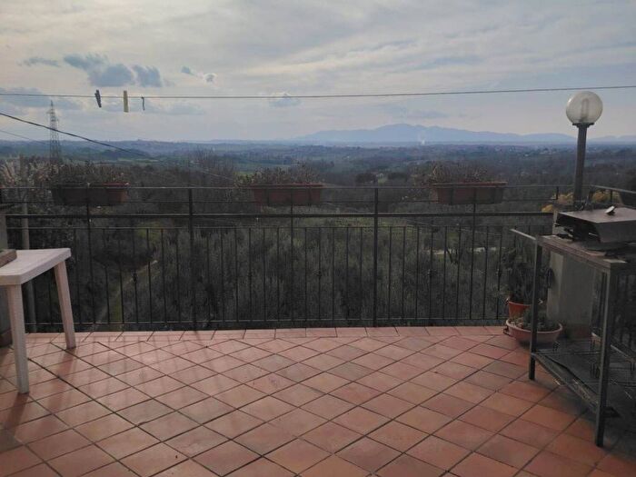 Appartamento trilocale in affitto in Vinci