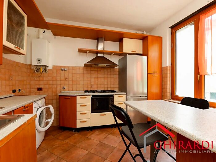 Appartamento con 6 locali in vendita in Via Chiaravagna, Genova