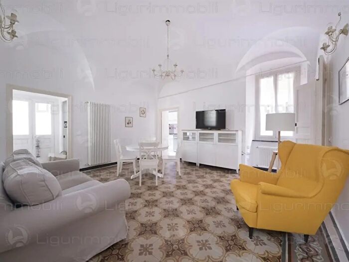 Appartamento quadrilocale in affitto in Via Dante Alighieri Laigueglia Sv Italia, Laigueglia