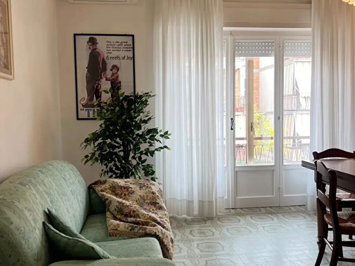 Appartamento quadrilocale in affitto in Via Petrarca, Follonica