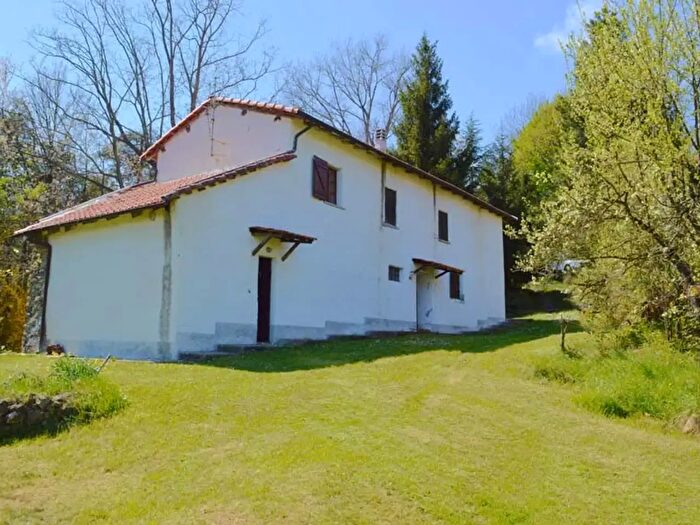 Casa con 6 locali in vendita in Loc Valloni, Dego
