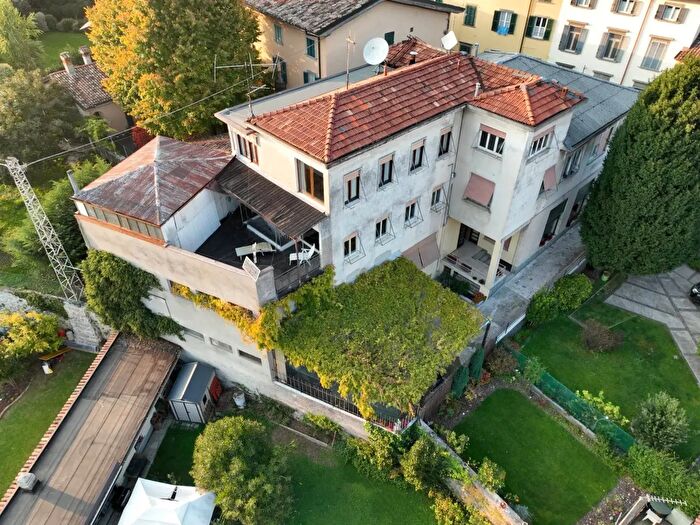 Casa con 5 locali in vendita in Albino