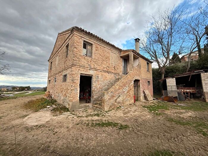 Casa in vendita in Indirizzo Contrada Castelnuovo, Recanati