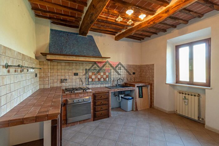 Appartamento quadrilocale in vendita in Castelnuovo Val Di Cecina