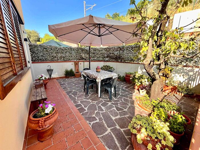 Casa con 6 locali in vendita in Serravalle Pistoiese