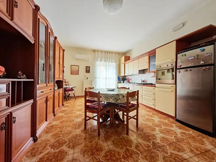 Appartamento quadrilocale in vendita in Via Lucera, Manfredonia