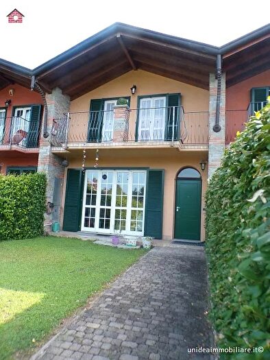 Casa in vendita in Travedona Travedona Monate Varese Lombardia Italia, Travedona Monate