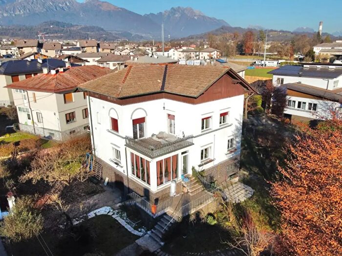 Casa con 6 locali in vendita in Via Boscariz, Feltre