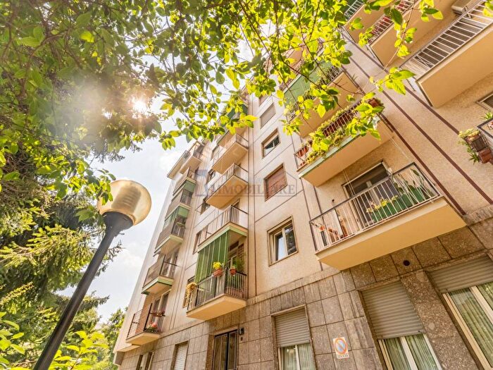 Appartamento trilocale in affitto in Piazza Simone Bolivar, Tripoli Soderini, Milano