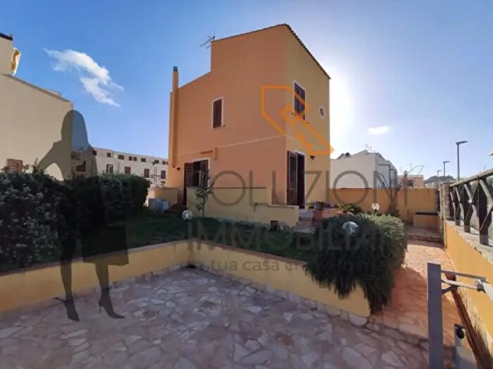 Casa con 6 locali in vendita in Via Guglielmo Marconi, San Vito Lo Capo