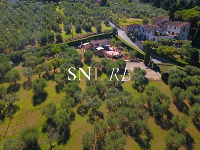 Casa con 6 locali in vendita in Via di Ripoli, Firenze