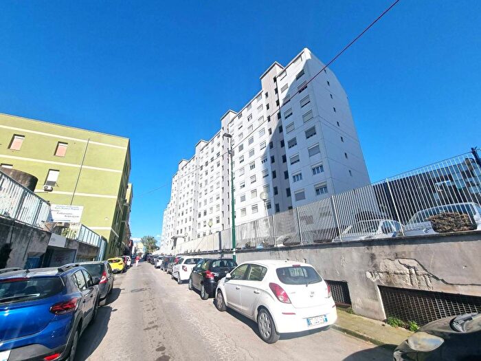 Appartamento quadrilocale in affitto in Via Monfalcone, Poggioreale, Napoli