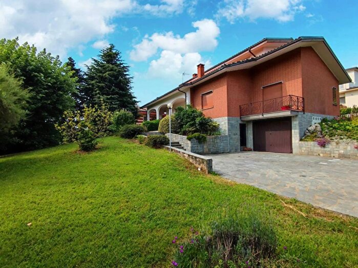 Casa con 8 locali in vendita in Via Chieri Pino Torinese, Pino Torinese
