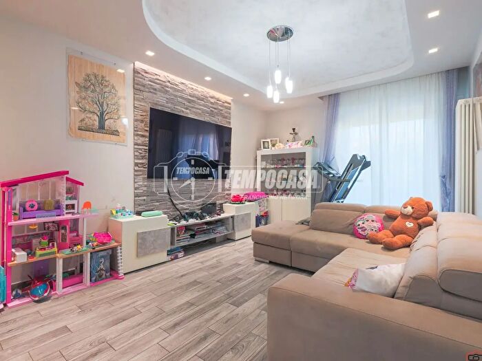 Appartamento con 5 locali in vendita in Viale del Belice, Riccione