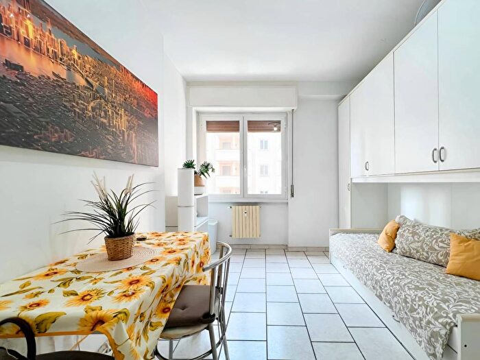 Appartamento monolocale in affitto in Via San Mansueto, Bocconi, Milano