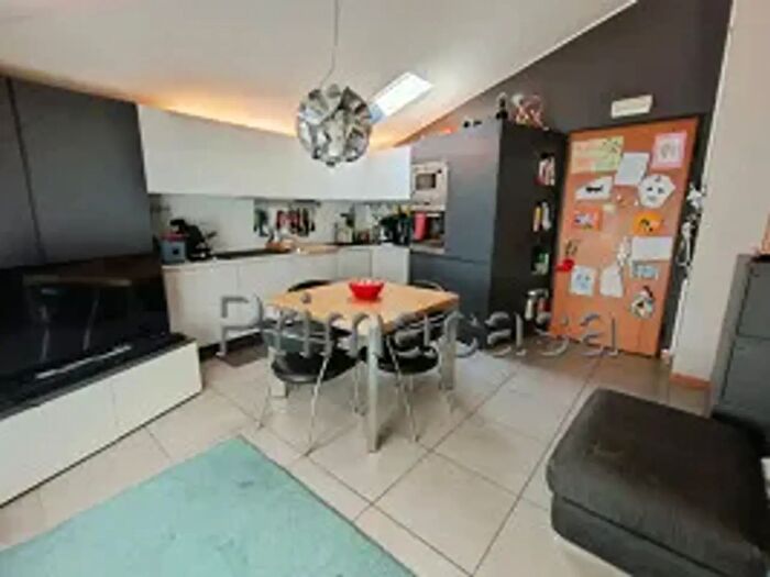 Appartamento quadrilocale in vendita in Via XXV Aprile, Salzano