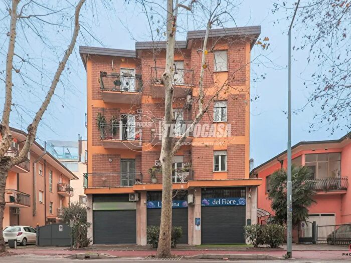 Appartamento trilocale in vendita in Via Dario Campana, Rimini