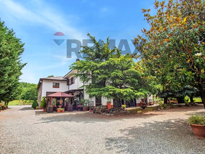 Casa con 7 locali in vendita in Sizzano