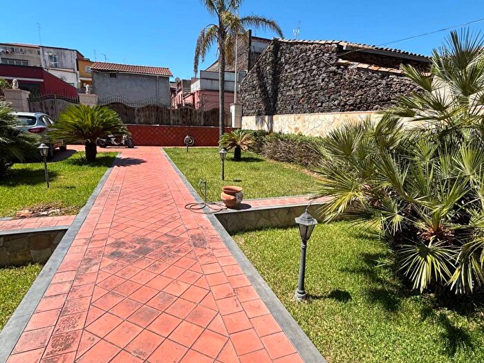 Appartamento bilocale in affitto in Via Fiume, Picanello, Catania