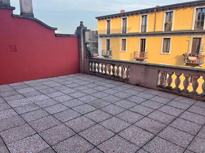 Appartamento trilocale in affitto in Via Spartaco, Cadore, Milano