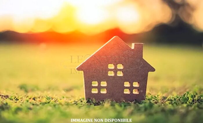 Casa con 12 locali in vendita in San Giustino