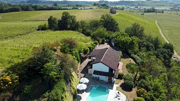 Casa con 7 locali in vendita in Via La Serra, Vaglio Serra