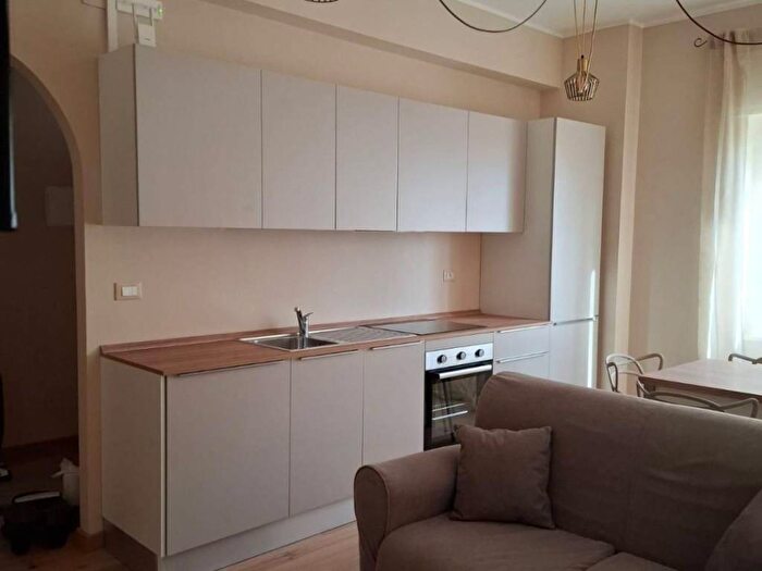 Appartamento trilocale in affitto in Via Nicola Fabrizi, Piazza Salotto Corso Umberto, Pescara