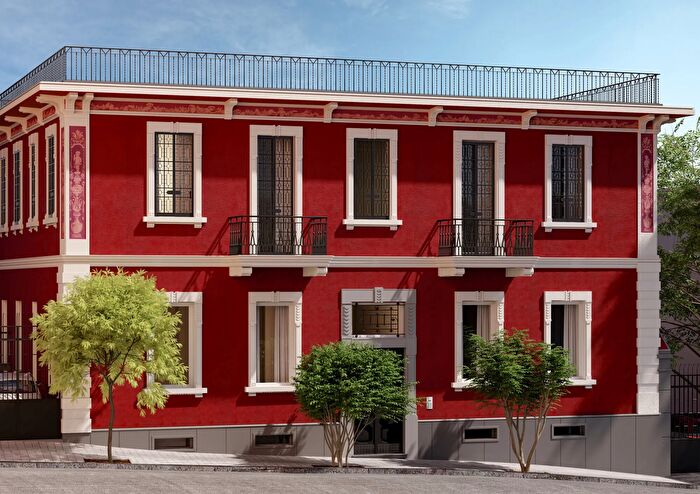 Appartamento trilocale in vendita in Via Palizzi, Napoli