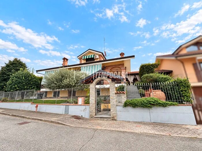 Casa con 6 locali in vendita in Via Federico Fellini, San Giusto Canavese