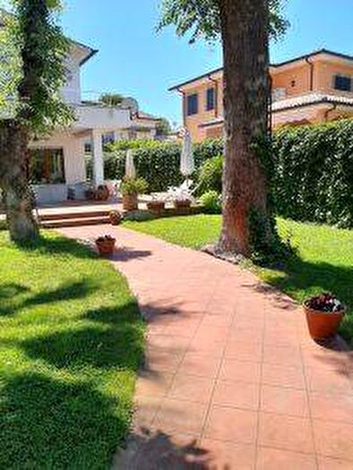 Casa con 6 locali in affitto in Via Marina di Pisa, Fregene, Fiumicino