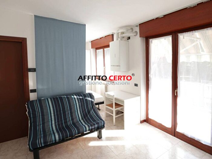 Appartamento monolocale in affitto in Via Aquileia, Borgo Roma, Verona