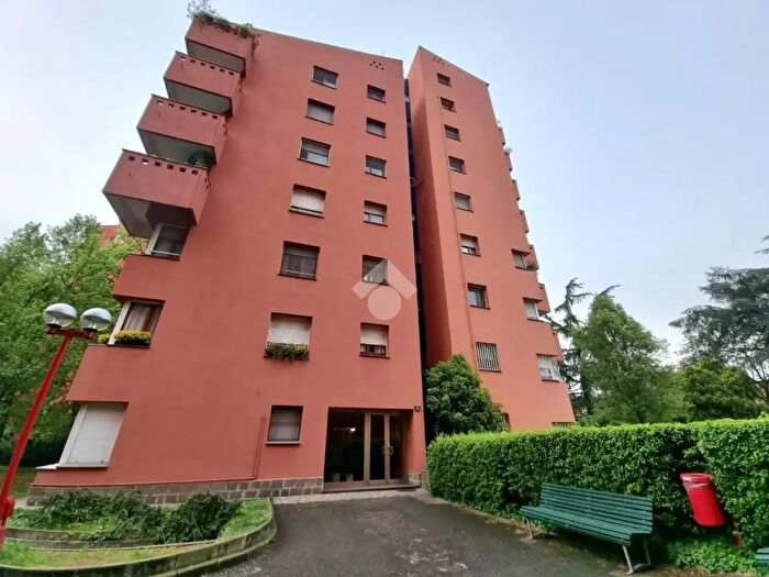 Appartamento trilocale in vendita in Via Forze Armate, Milano