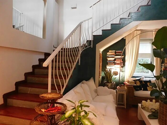 Casa con 8 locali in vendita in Samarate
