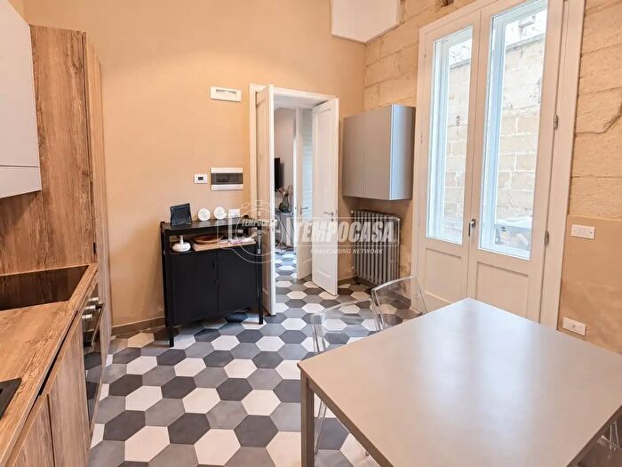 Appartamento con 5 locali in vendita in Via Cesare Battisti, Lecce