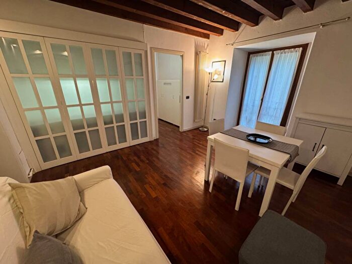 Appartamento bilocale in affitto in Via Anfiteatro, Lanza, Milano