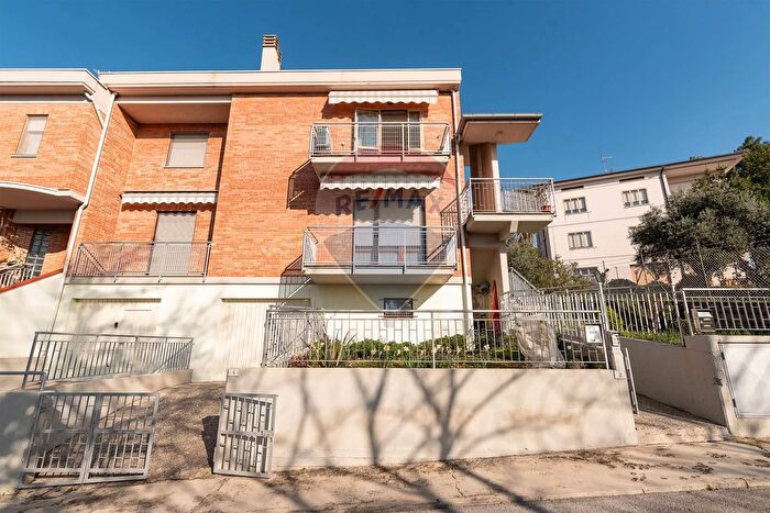 Appartamento con 6 locali in vendita in Massimo dAzeglio, Castelplanio