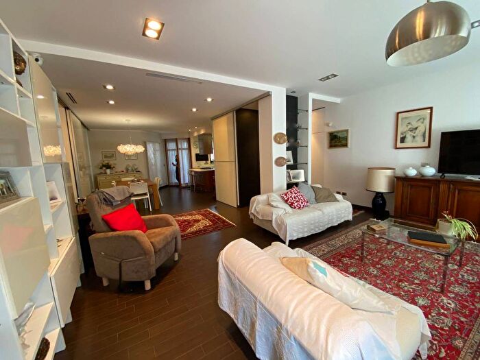 Appartamento con 5 locali in affitto in Corso Dante Alighieri, Stadio, Asti