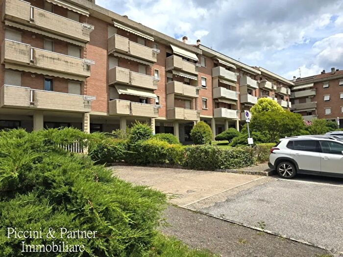 Appartamento con 5 locali in vendita in Viale Sempione, Citta' Di Castello