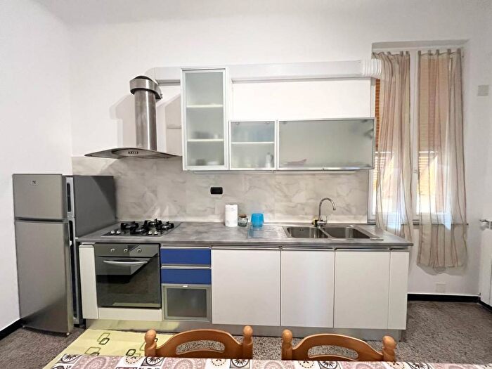 Appartamento bilocale in affitto in Via Francesco Cilea, Centro, Varazze