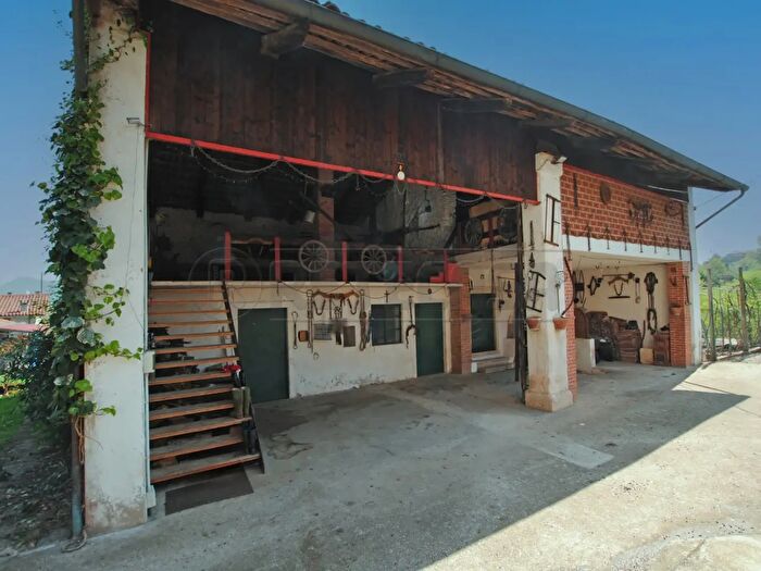 Casa con 6 locali in vendita in Via Costa, Brogliano