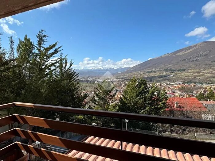 Appartamento trilocale in vendita in Appartamento Via lAquila, Castel Di Sangro