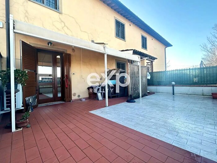 Appartamento trilocale in vendita in Campi Bisenzio