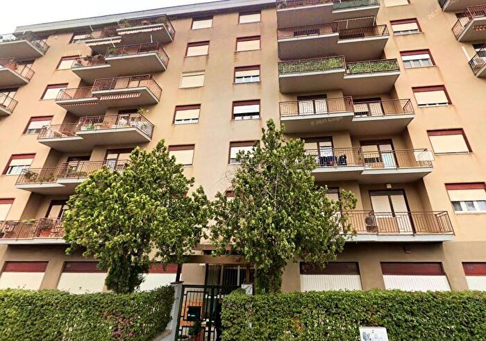 Appartamento quadrilocale in affitto in VIA DEGLI EMIRI, Zisa, Palermo