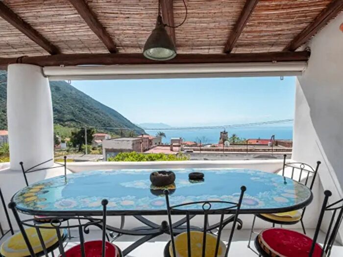 Casa con 6 locali in vendita in Via Rotabile, Leni