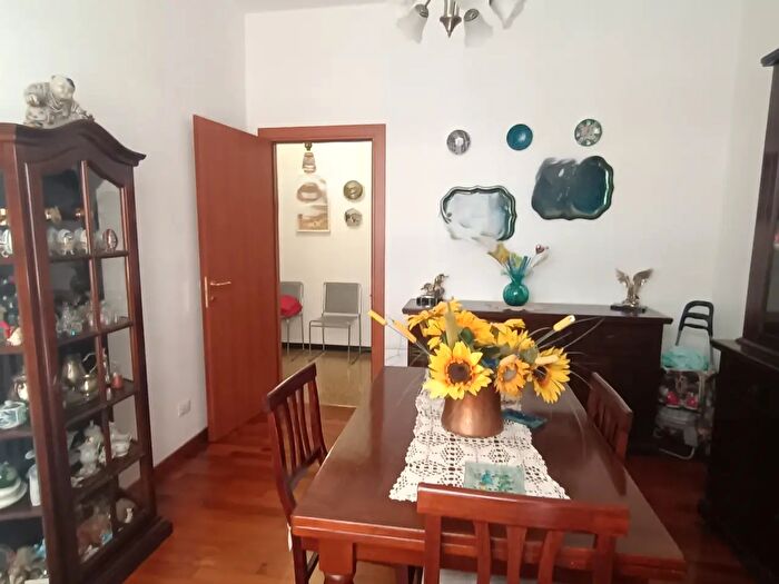 Appartamento con 6 locali in vendita in Via Alfredo Catalani, Genova