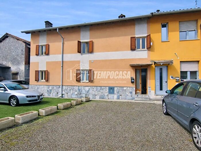 Casa trilocale in vendita in Biandrate