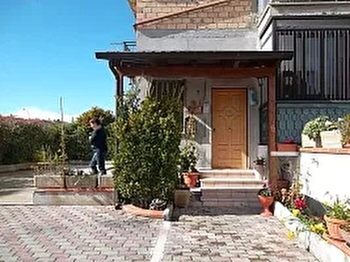 Casa con 8 locali in vendita in Casalbordino