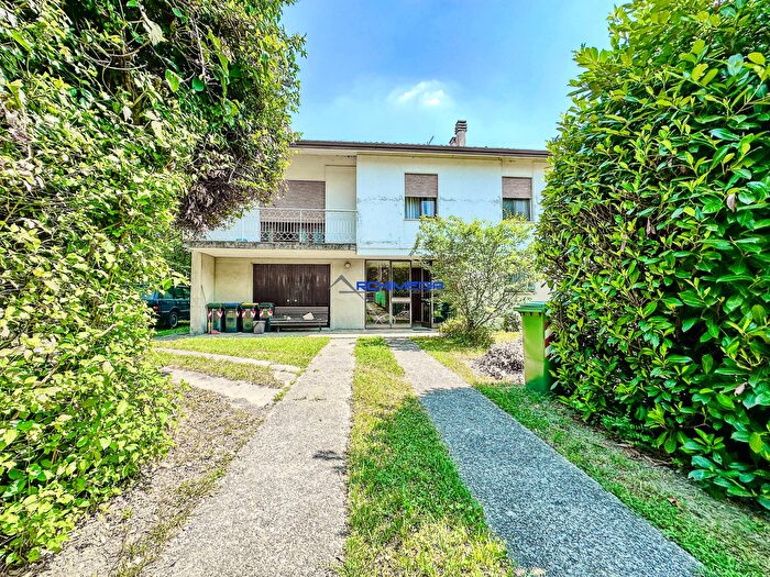 Casa con 9 locali in vendita in Via Eulero, Padova