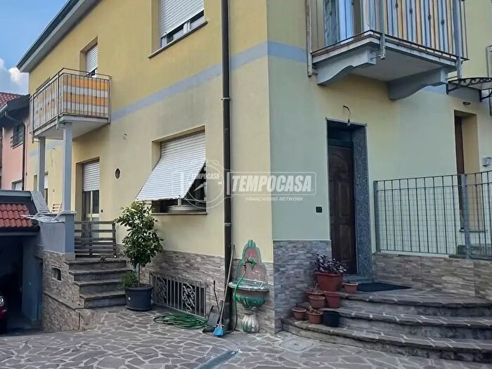 Appartamento con 5 locali in vendita in Via Luini, Lomazzo